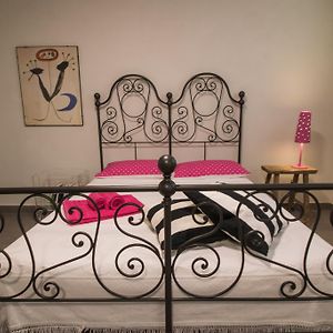 Camera con letto king size al sotterraneo